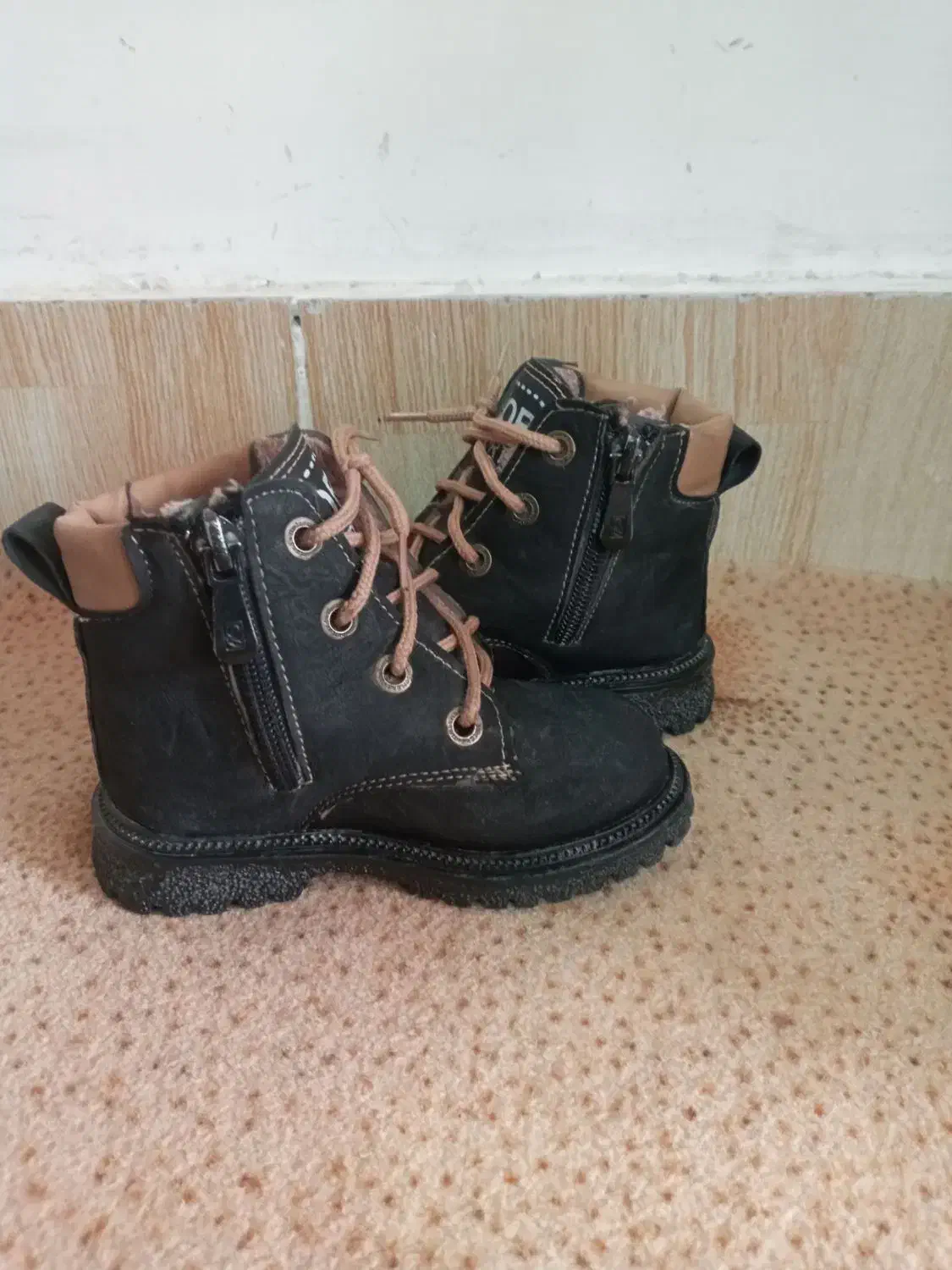 پوتین|کفش و لباس بچه|مراغه, |دیوار