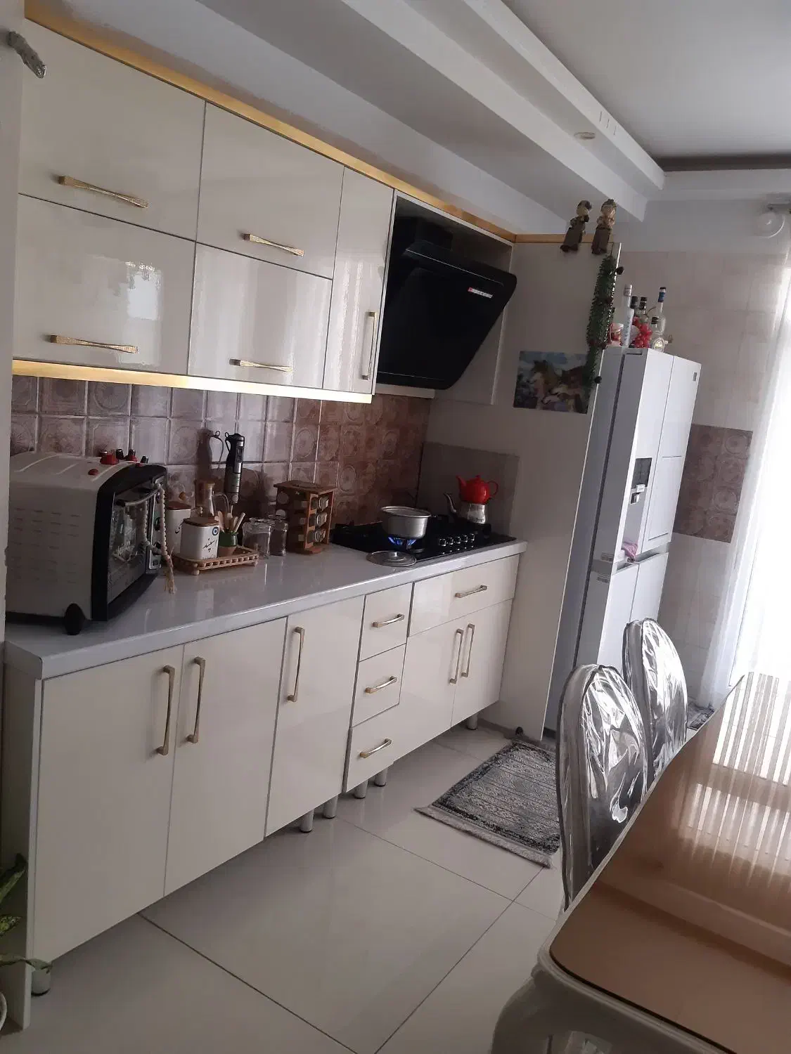 کابینت های گلاس شیک|مصالح و تجهیزات ساختمان|اندیشه, اندیشه فاز ۱|دیوار