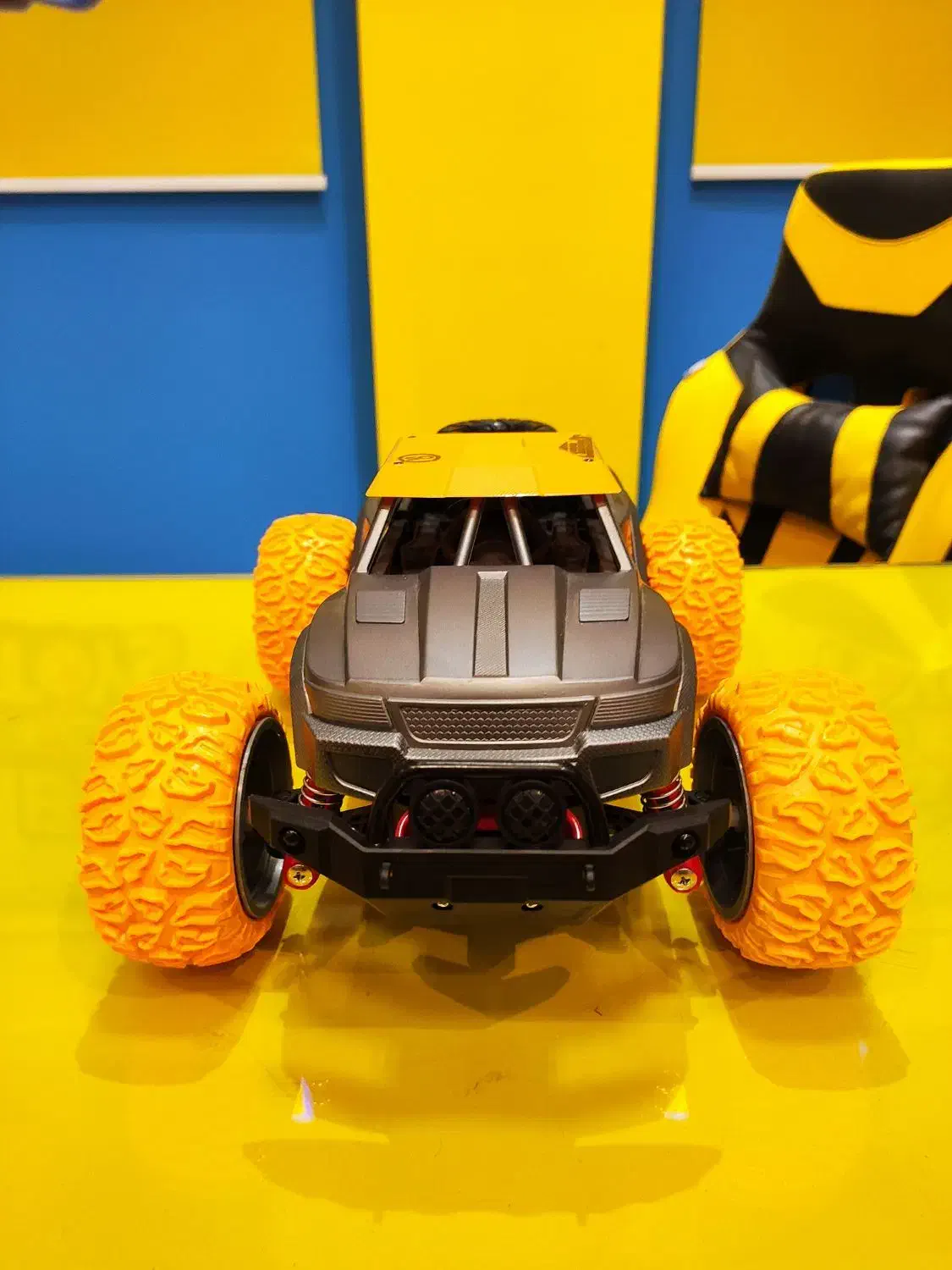 ماشین کنترلی آفرود ۲۵ کیلومتر رپتور|اسباب‌‌بازی|تهران, گلستان (شهرک راه آهن)|دیوار