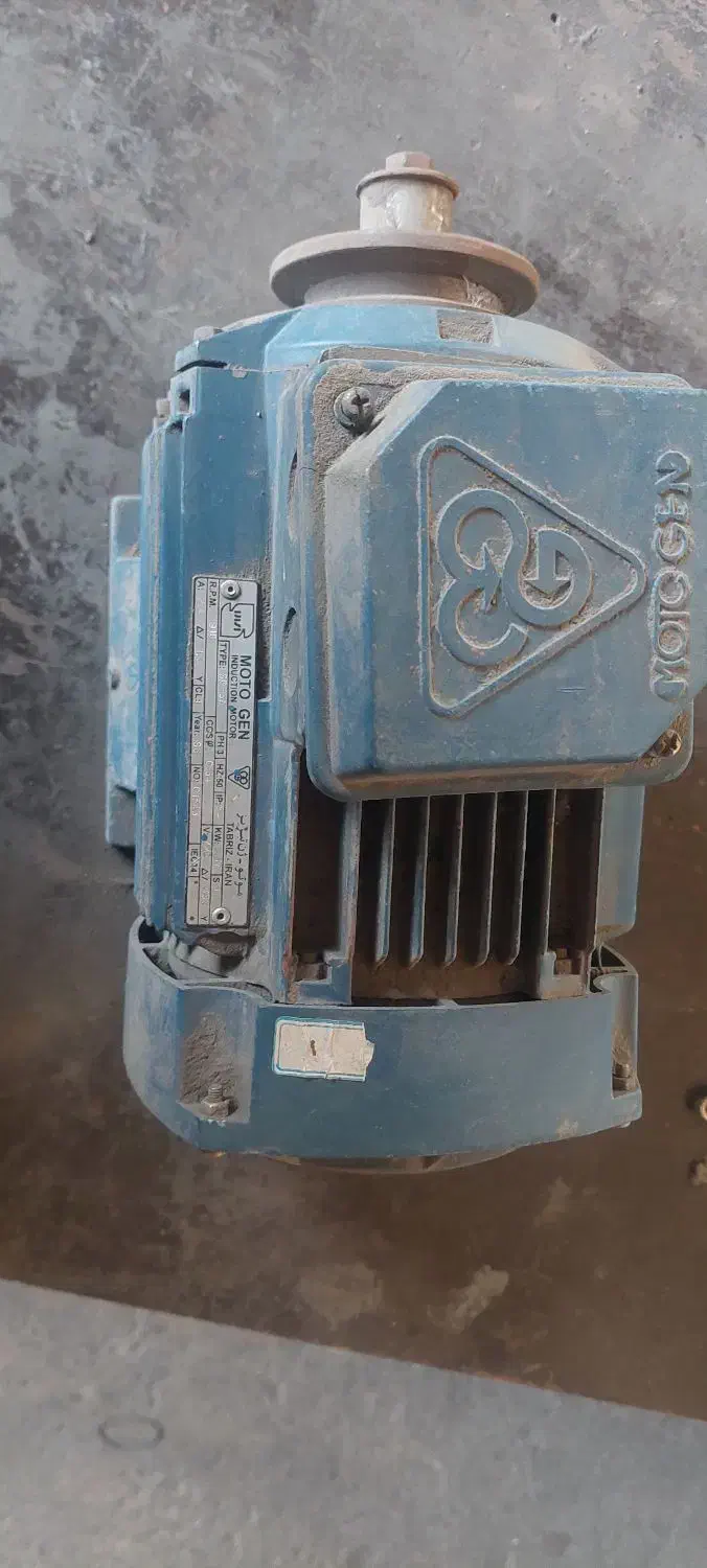 الکترو موتور نیم اسب ۳فاز موتوژن|ماشین‌آلات صنعتی|برخوار, |دیوار
