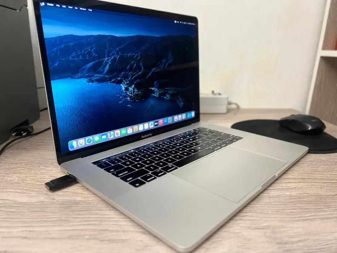 مک بوک پرو ۲۰۱۷ گرافیک ۴گیگ تاچ بار دار|رایانه همراه|اصفهان, خلیل آباد|دیوار