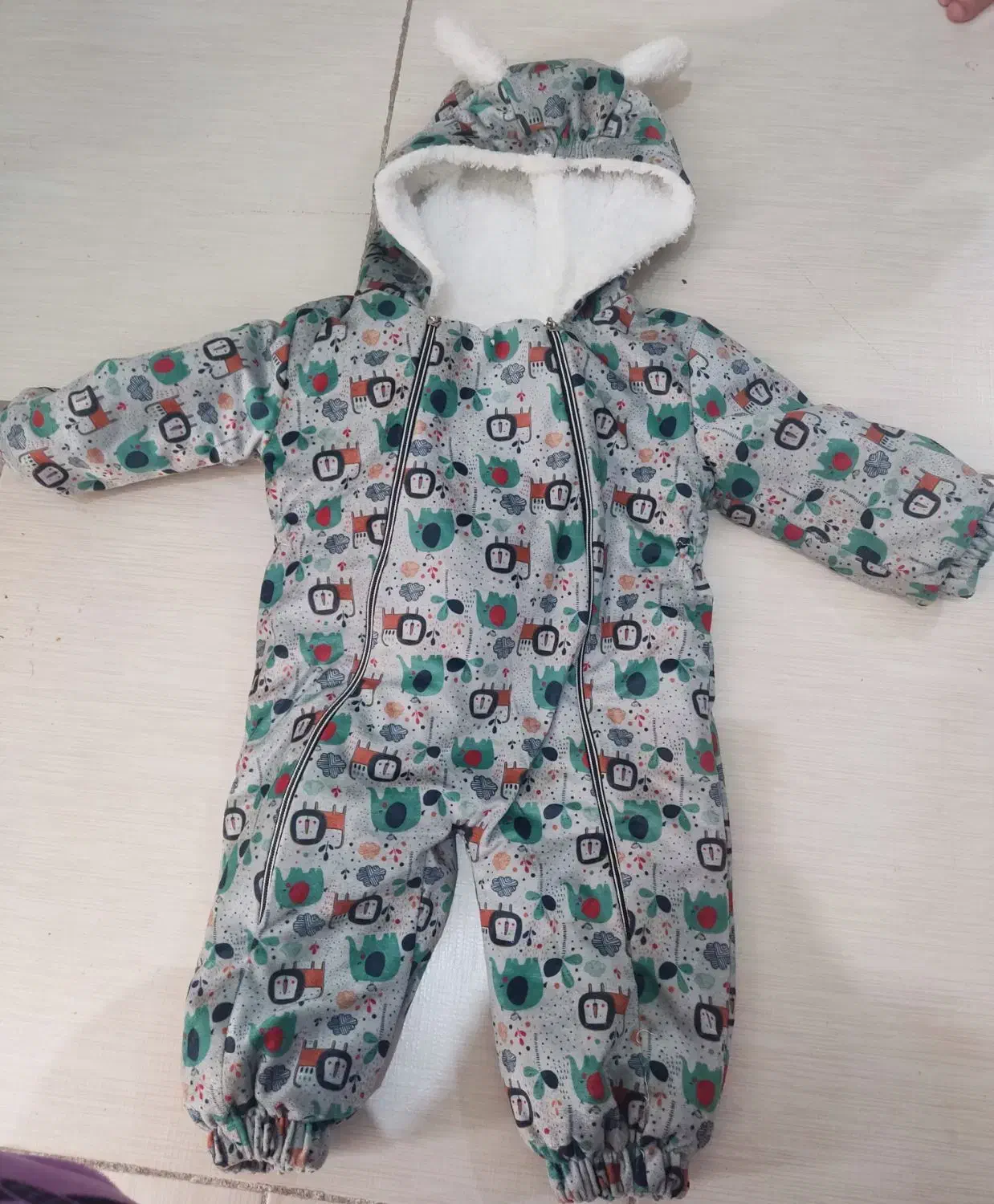 کاپشن سرهمی|کفش و لباس بچه|هشتگرد, شهرک آپادانا|دیوار