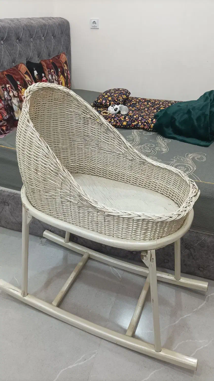 گهواره نوزاد با پایه|تخت و صندلی بچه|اهواز, شهرک برق|دیوار