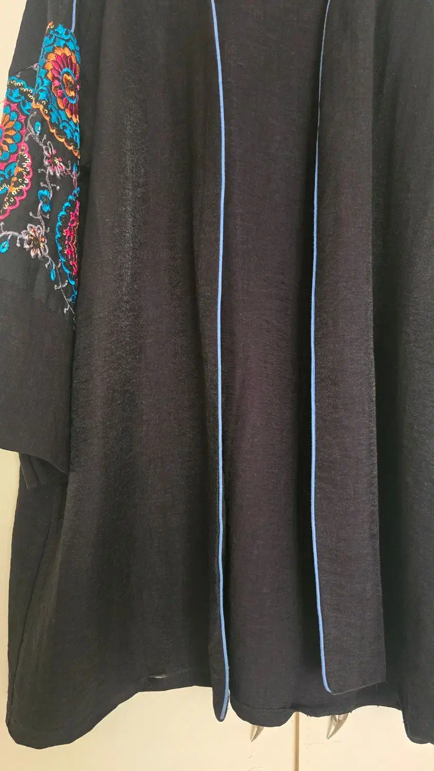 انواع مانتو و بارونی جنس خیلی خوب و خوش قیمت|لباس|کرج, گوهردشت|دیوار