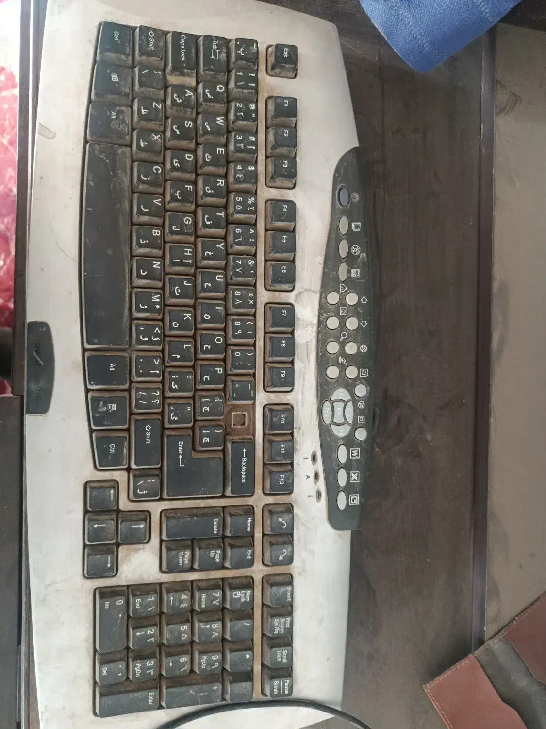 کیبورد قدیمی|قطعات و لوازم جانبی رایانه|همدان, |دیوار