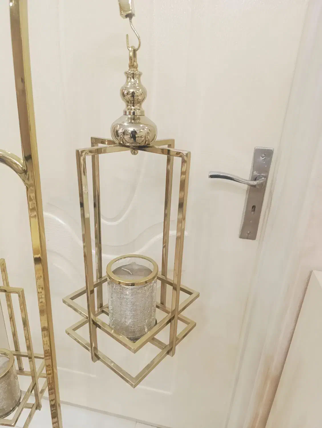 شمعدانی کنار سالنی طلایی|لوستر و چراغ آویز|تهران, افسریه شمالی|دیوار