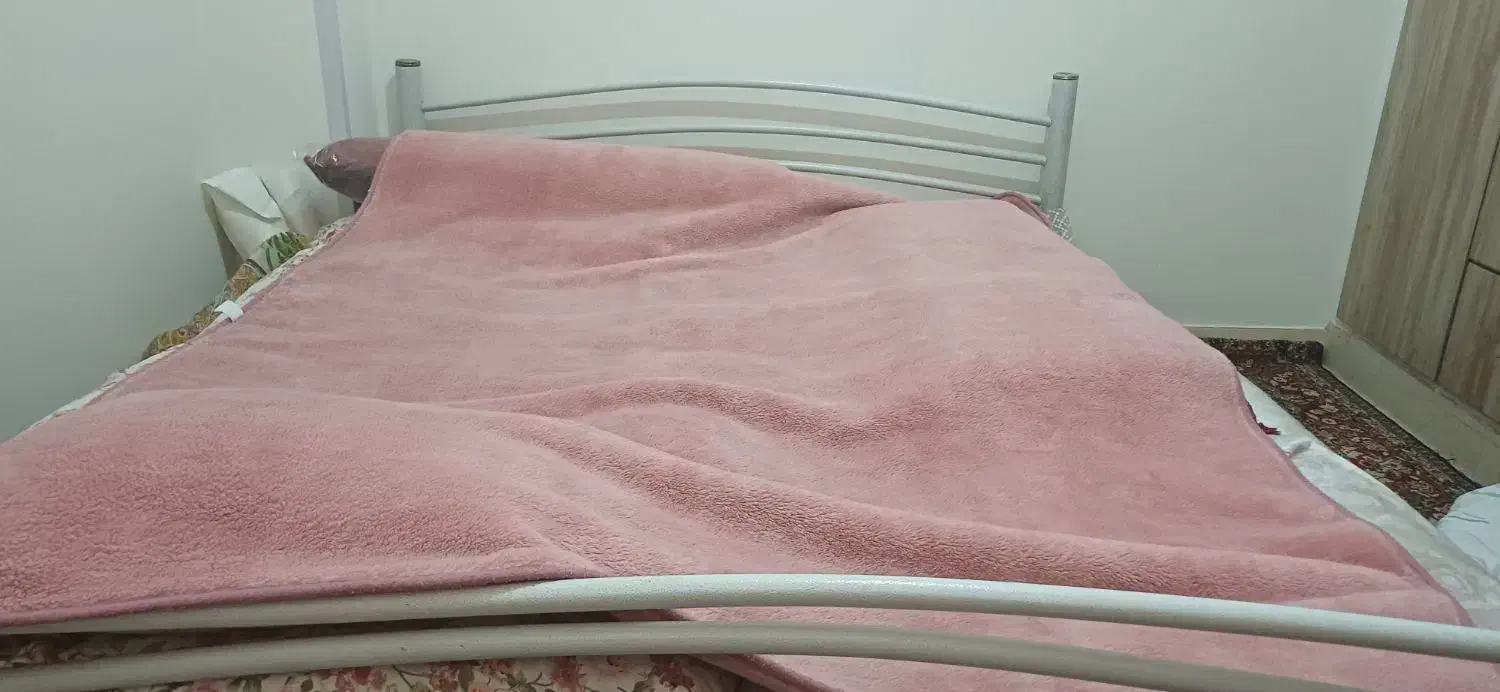 تخت فلزی دو نفره|تخت و سرویس خواب|اندیشه, اندیشه فاز ۴|دیوار