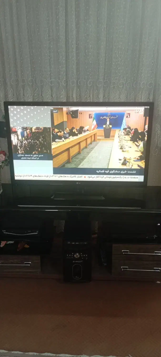 میزتلویزیون|میز تلویزیون|مشهد, کارگران|دیوار