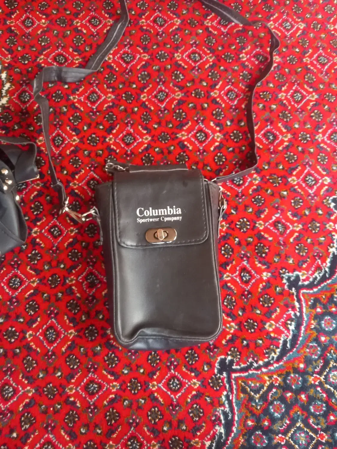 کیف|کیف، کفش، کمربند|قروه, |دیوار