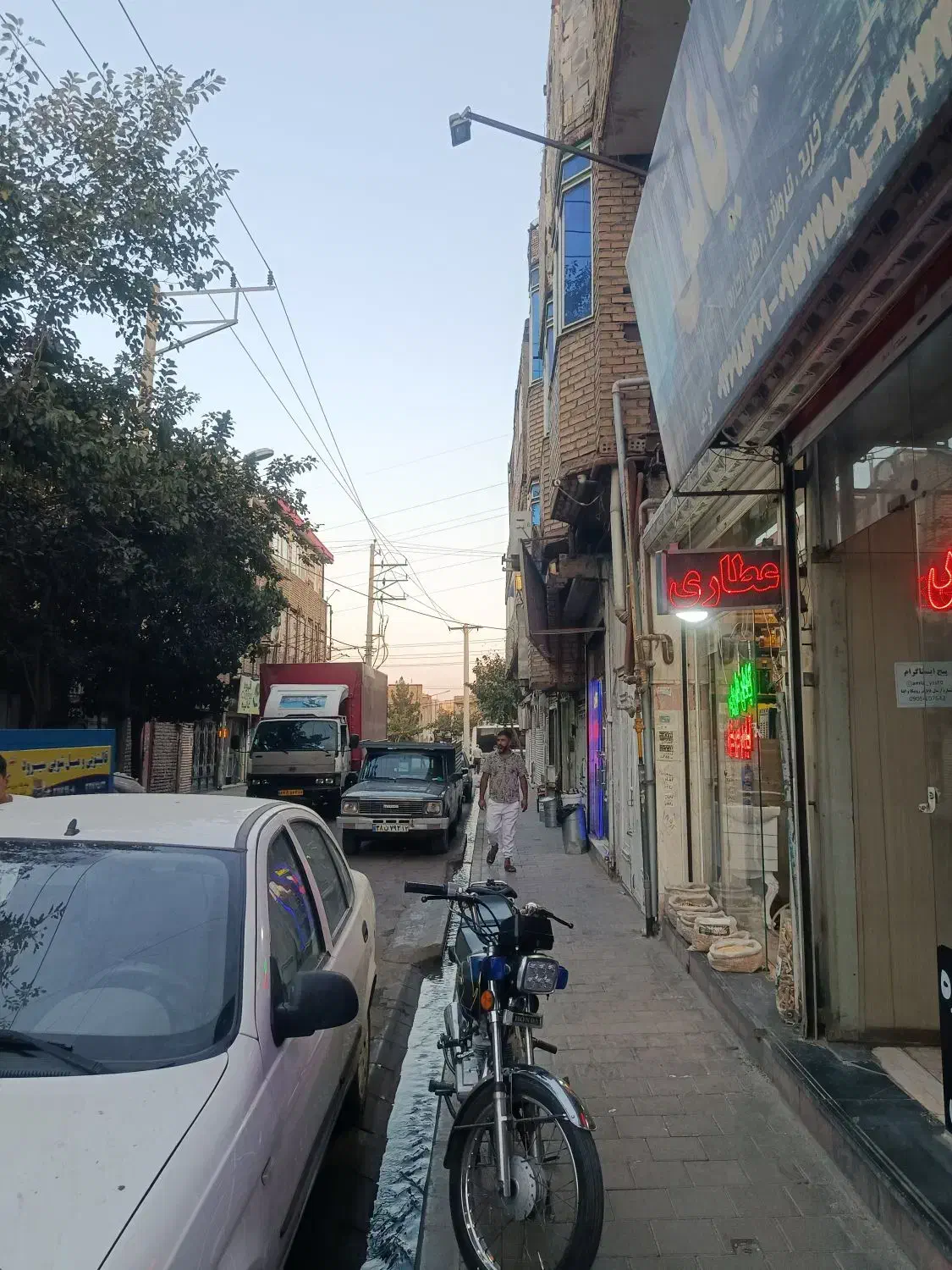 یک باب مغازه ۱۹ مترب تجاری دائم دوقدمی حاشیه بلوار|فروش مغازه و غرفه|مشهد, طبرسی شمالی|دیوار