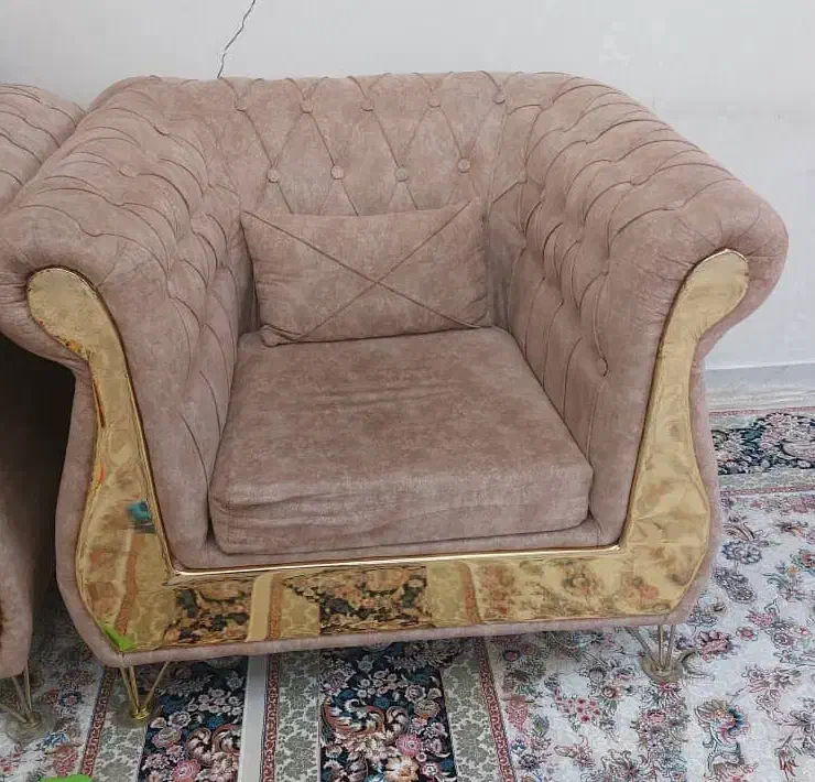 مبل پنج نفره تمیز و سالم|مبلمان خانگی و میز عسلی|قرچک, پارس سرام|دیوار