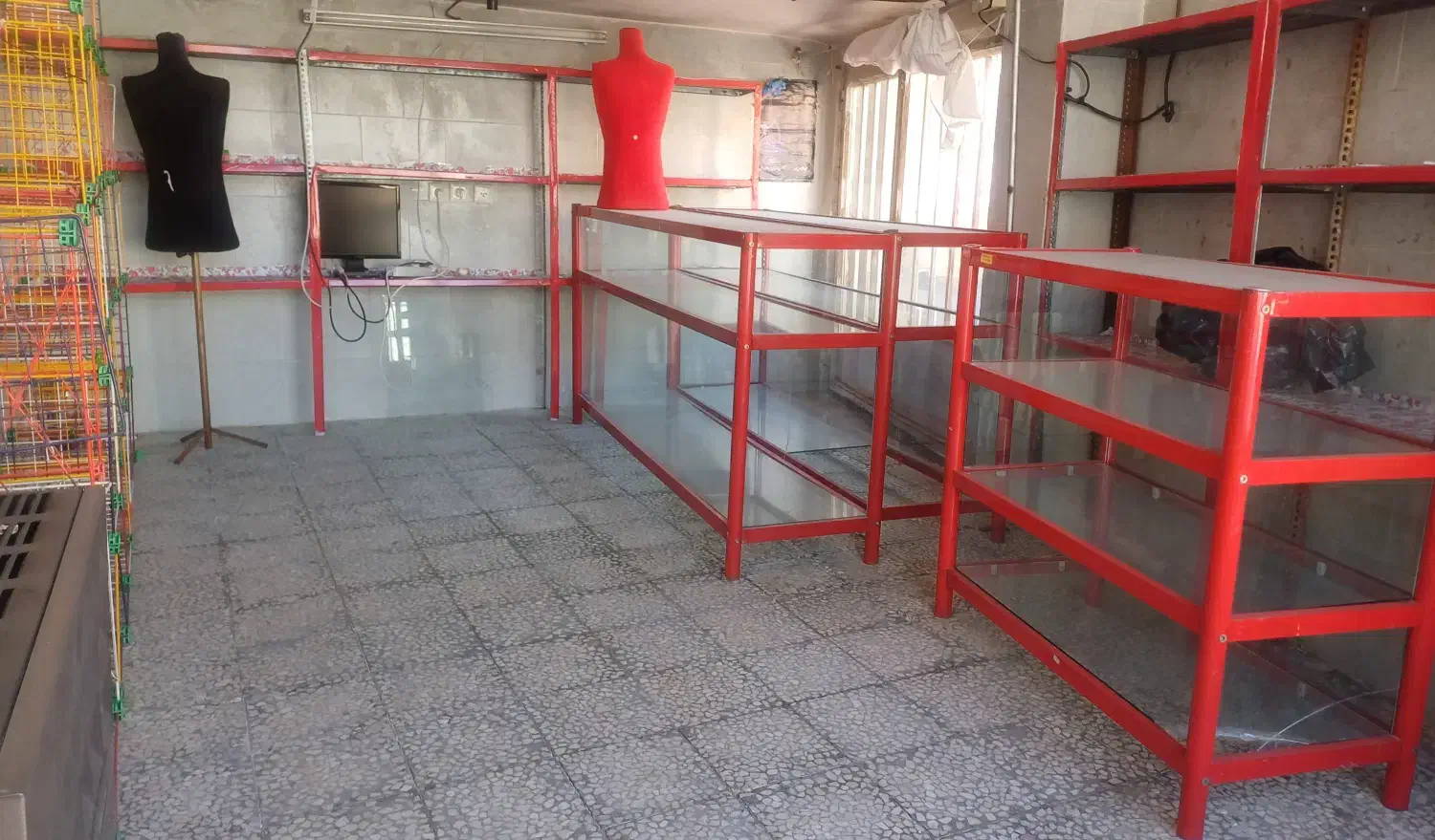 اجاره مغازه پوشاک|اجارهٔ مغازه و غرفه|کاشان, عربها|دیوار