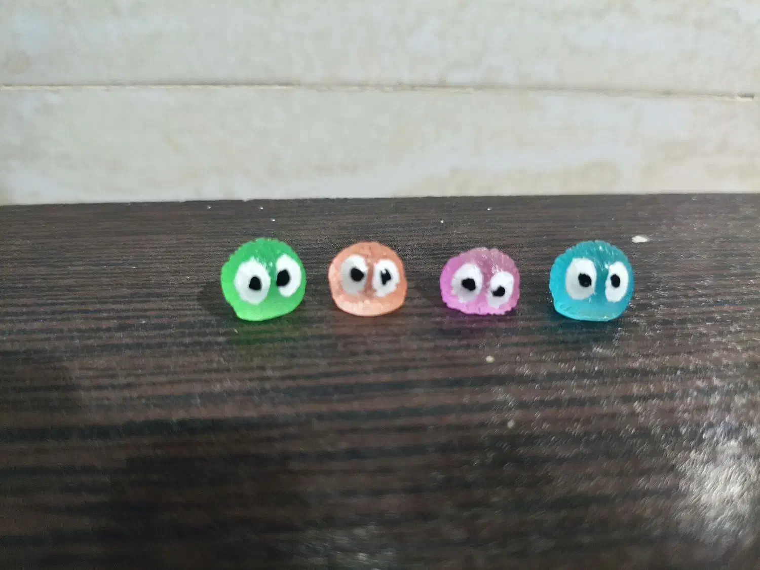 عروسک شب تاب رزینی|مجسمه، تندیس، ماکت|یزد, |دیوار