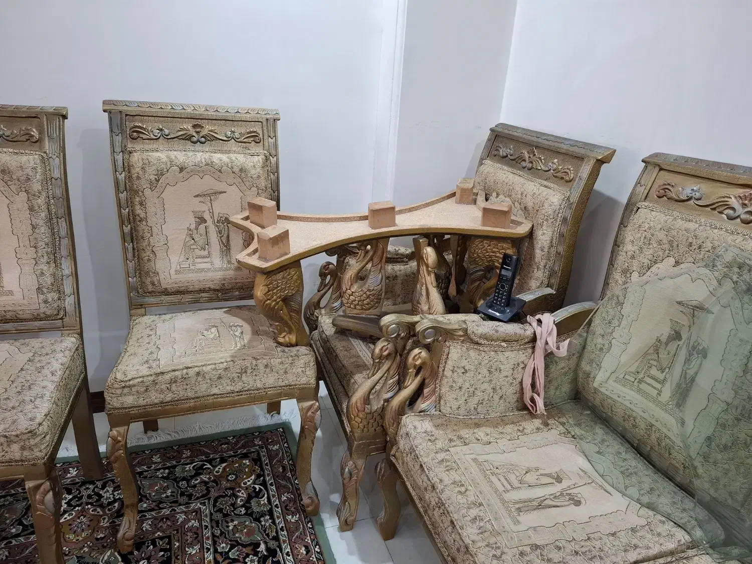 مبل طرح هخامنشی 9 نفره با 2 عسلی کوچک و یک بزرگ|مبلمان خانگی و میز عسلی|تهران, ابوذر|دیوار