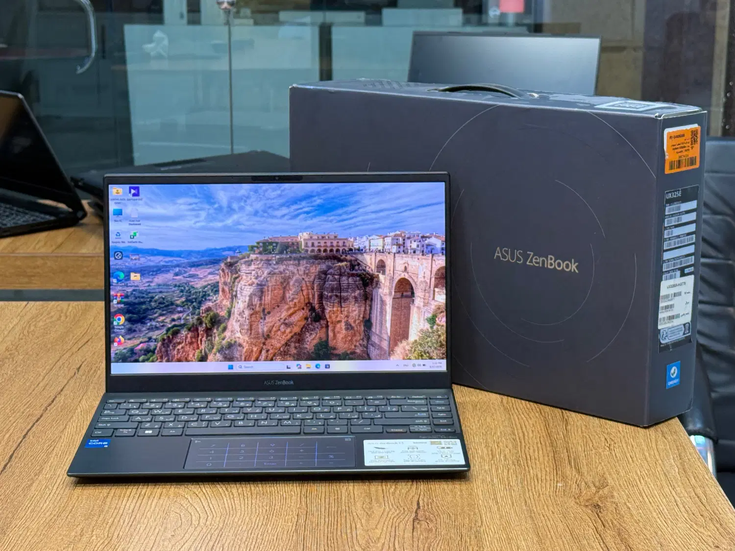 لپتاپZenbook UX325Eپردازندهi5 صفحه OLED سایکل۸درحد|رایانه همراه|مشهد, ارشاد|دیوار