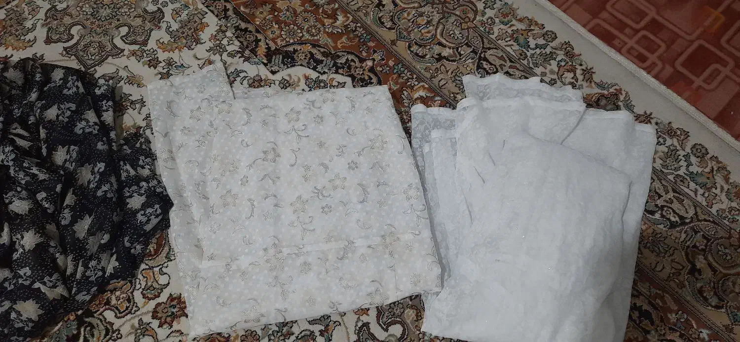 چادرمجلسی|لباس|قم, وادی السلام|دیوار