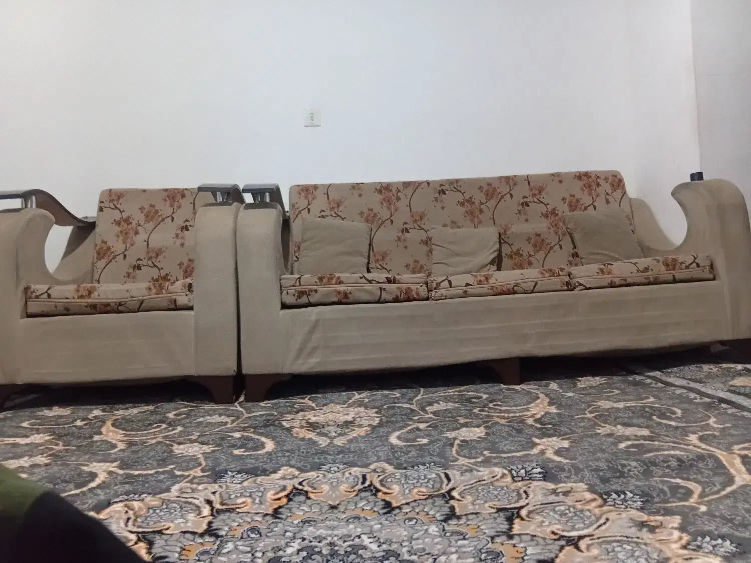 مبل ۷ نفره با میز عسلی|مبلمان خانگی و میز عسلی|نیشابور, فرح بخش|دیوار