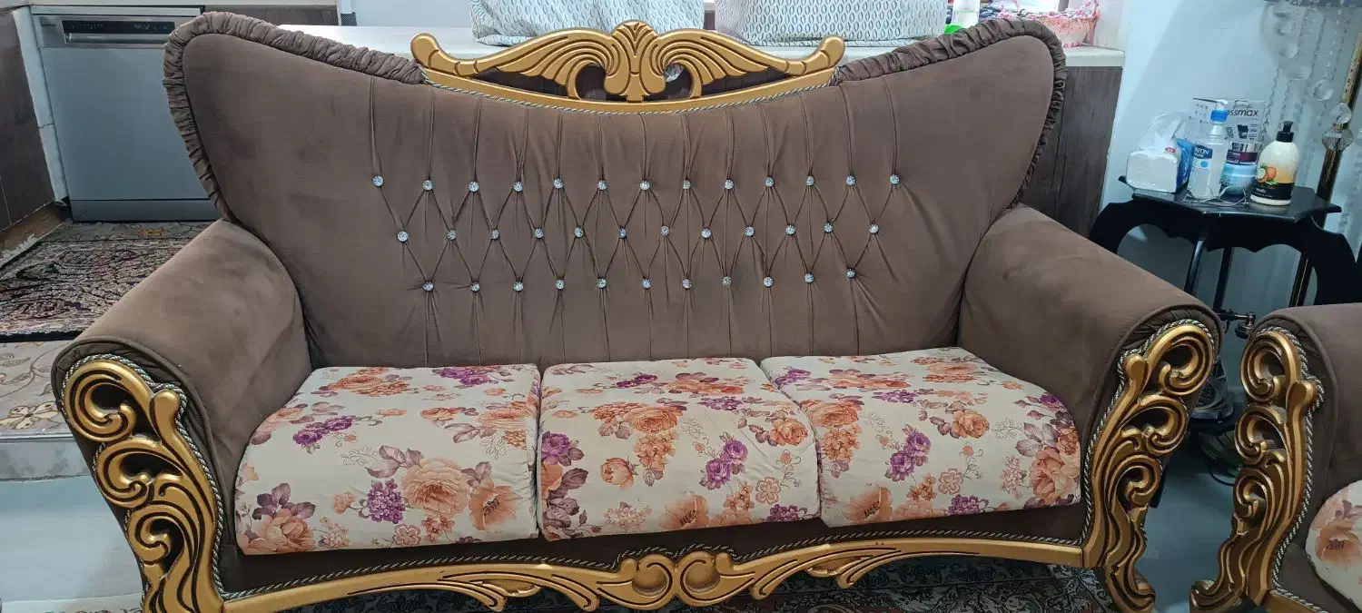 مبل ۷ نفره استیل به همراه میز وسط و عسلی ها|مبلمان خانگی و میز عسلی|تهران, هفده شهریور|دیوار