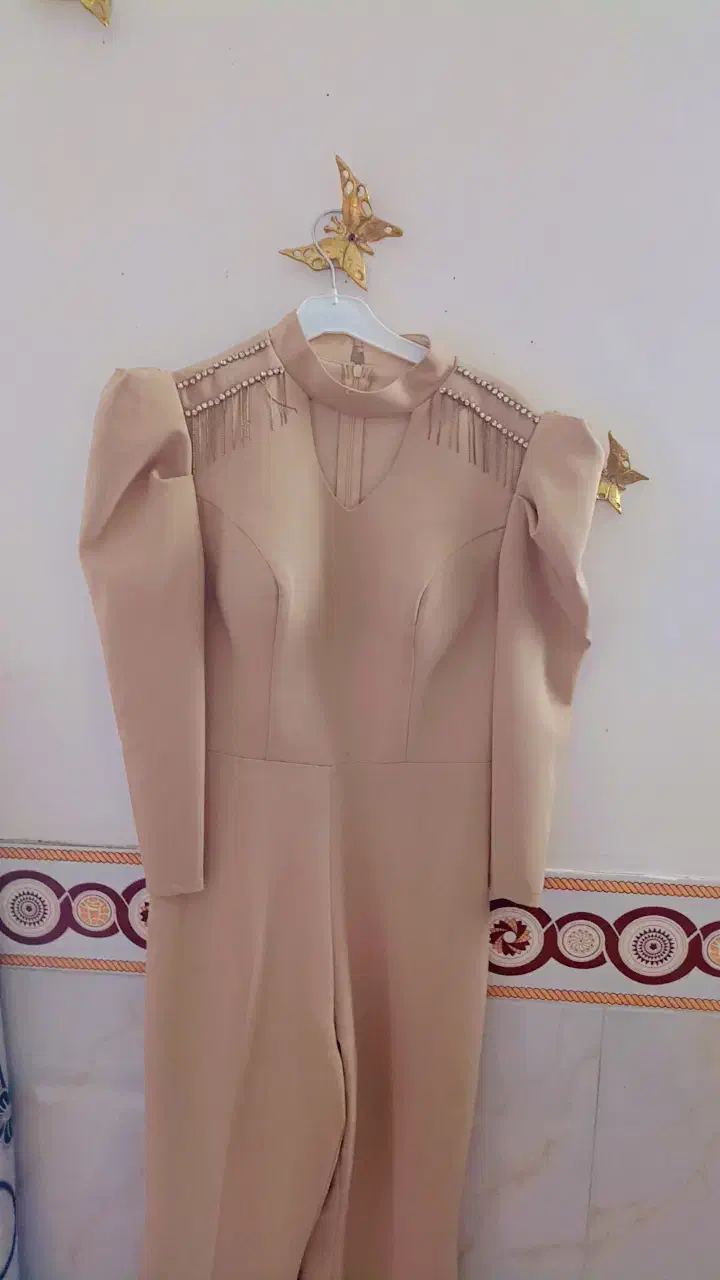 اورال مجلسی نو|لباس|بروجرد, |دیوار