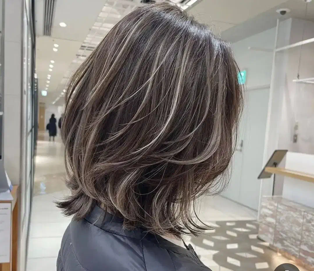 لایت مو رایگان|خدمات آرایشگری و زیبایی|لاهیجان, شیشه گران|دیوار