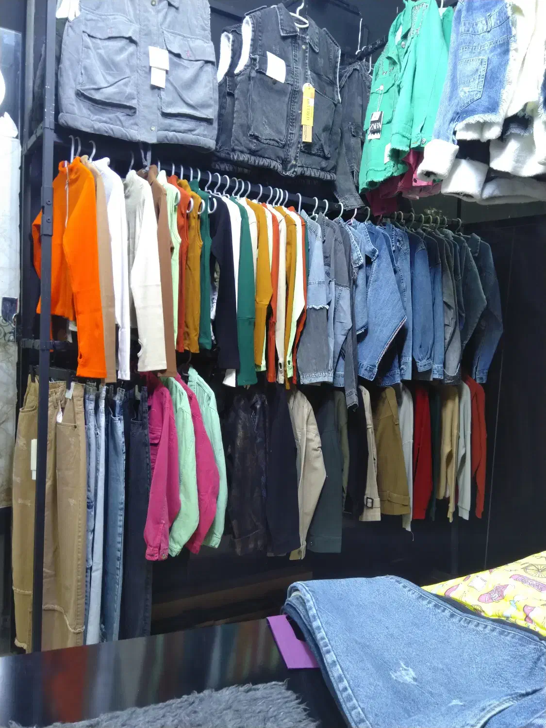 فروش عمده پوشاک به دلیل تغییر شغل|لباس|بانه, |دیوار