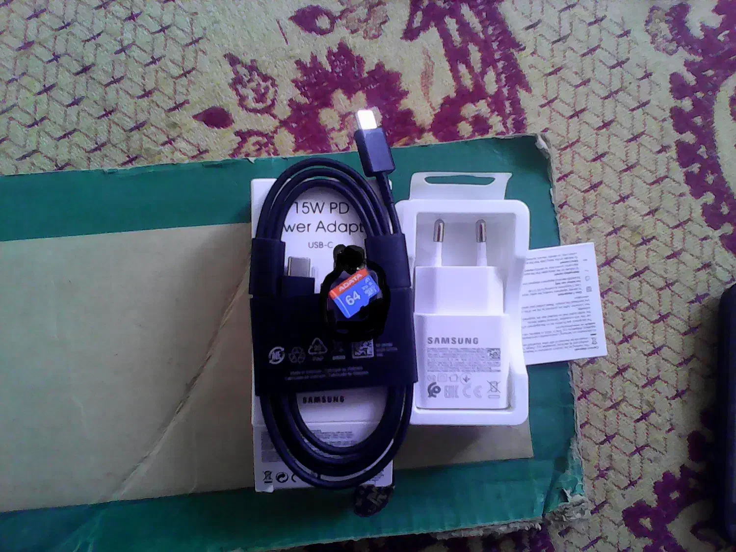 شارژر 15وات و کابل و رم  توضیحات ختمن خواننده شود|لوازم جانبی موبایل و تبلت|بروجرد, |دیوار