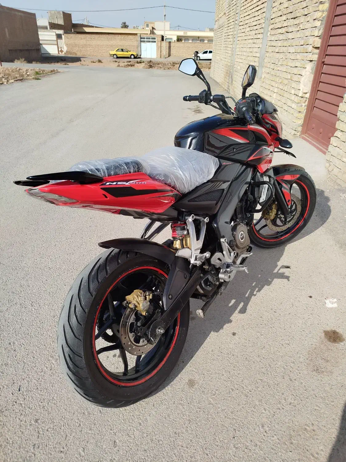 ان اس 200 تمیز درحد مناسب|موتورسیکلت|میبد, |دیوار