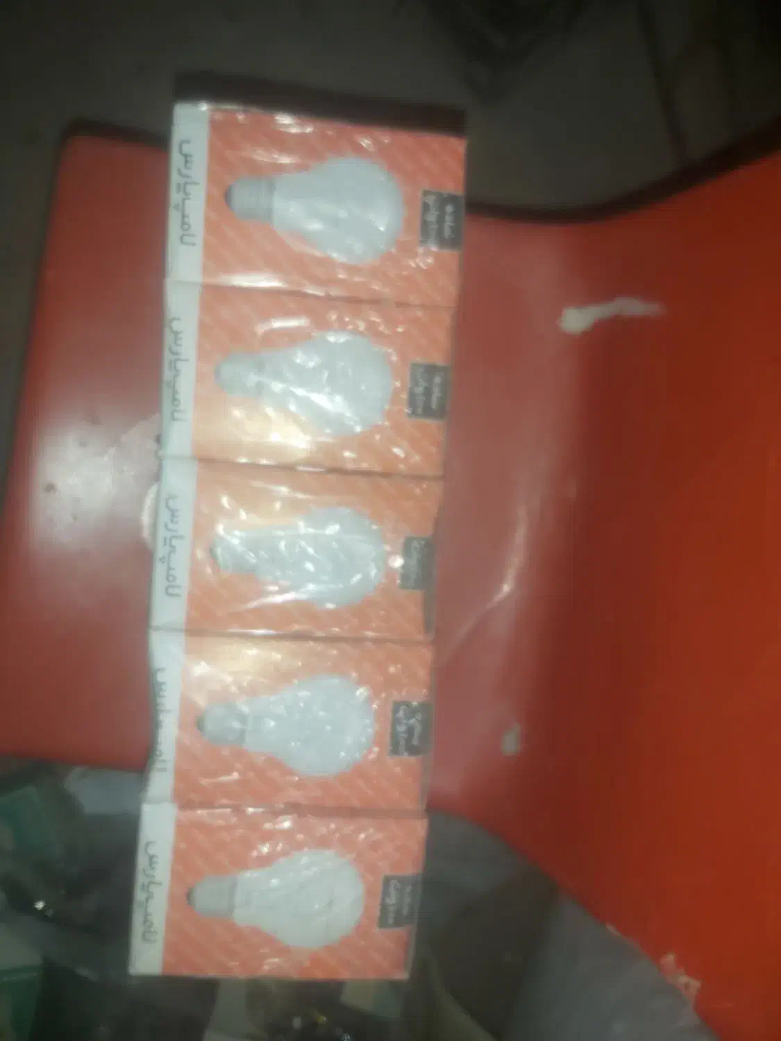 تعدادی لامپ نو قدیمی برنده ای معتبر نو|لامپ و چراغ|تهران, شهرک دانشگاه|دیوار