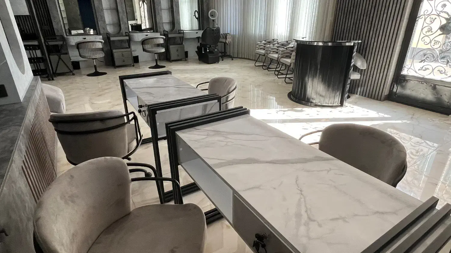 واگذاری صندلی و فضای کار در سالن زیبایی لومینا|خدمات آرایشگری و زیبایی|اردبیل, |دیوار