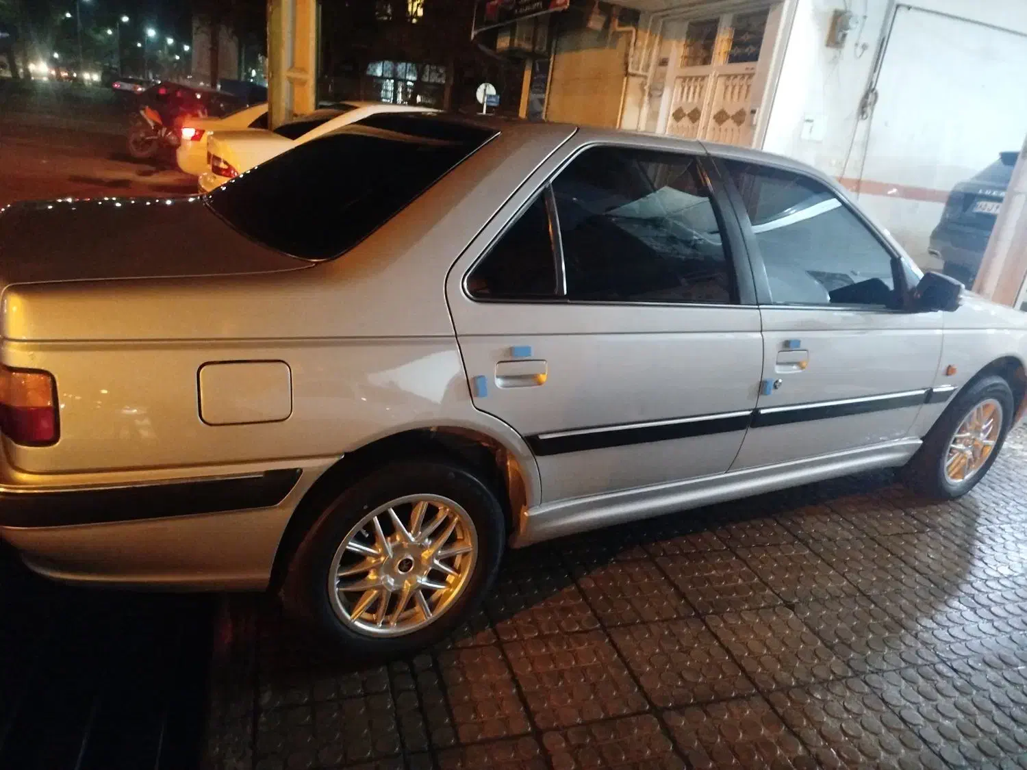 پژو پارس۸۵بدون رنگ خشک بدون صافکاری و آفتاب سوختکی|خودرو سواری و وانت|کوهدشت, |دیوار