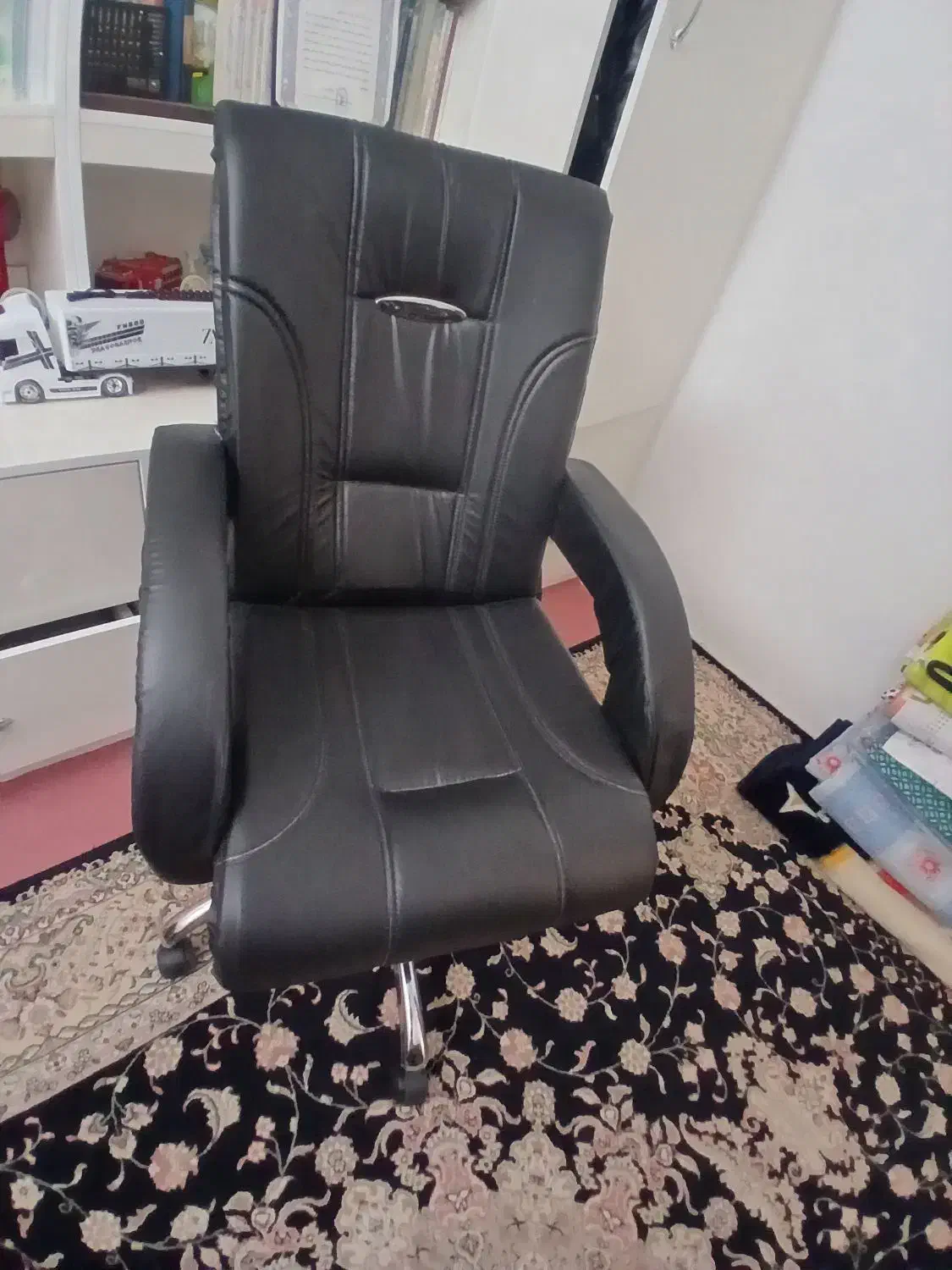 صندلی در حد|صندلی و نیمکت|اردبیل, |دیوار