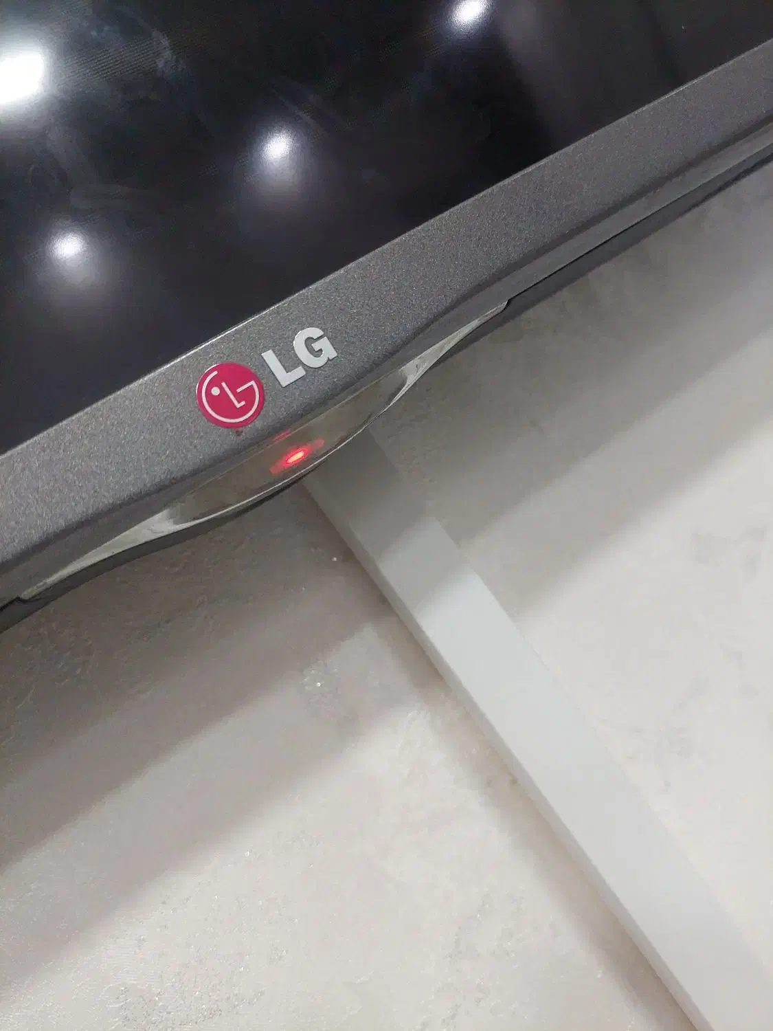 تلویزیون|تلویزیون و پروژکتور|الیگودرز, |دیوار