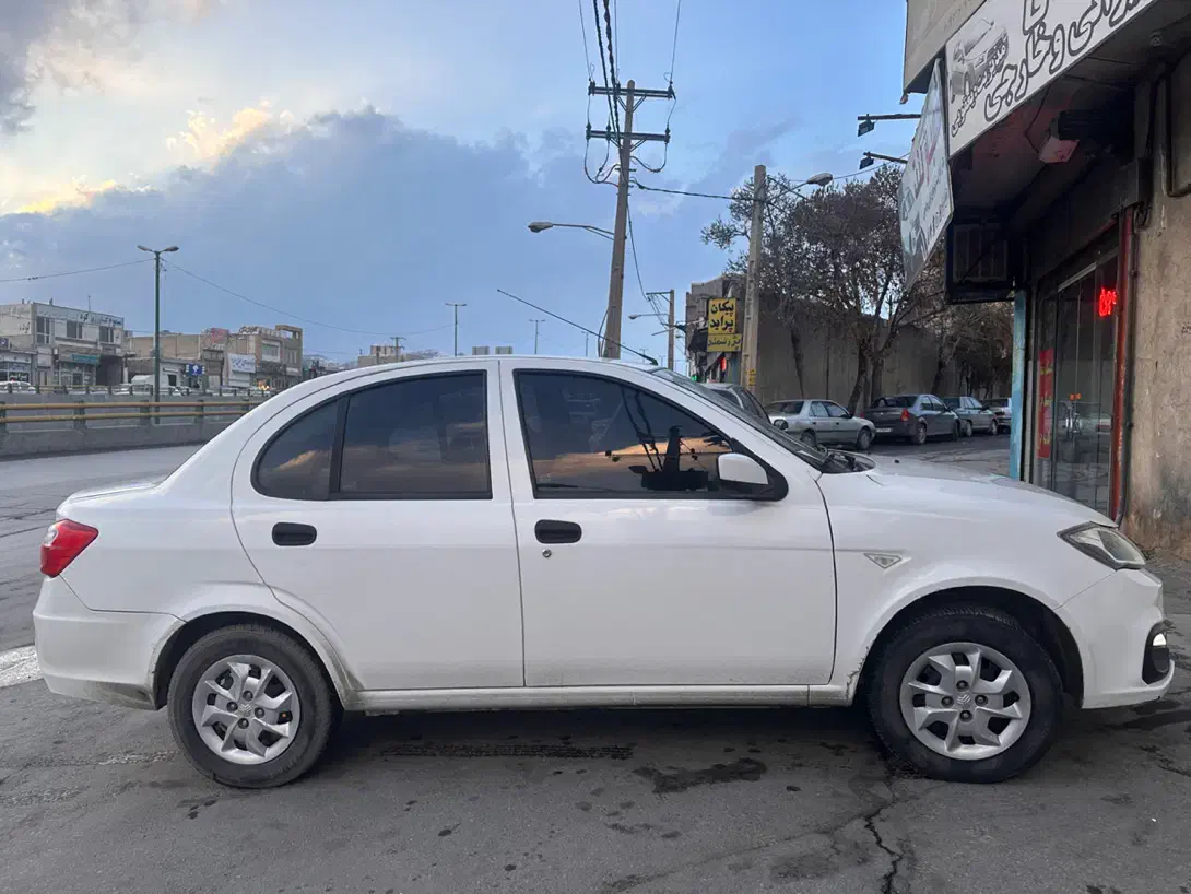 ساینا ۱۴۰۱|خودرو سواری و وانت|اراک, |دیوار