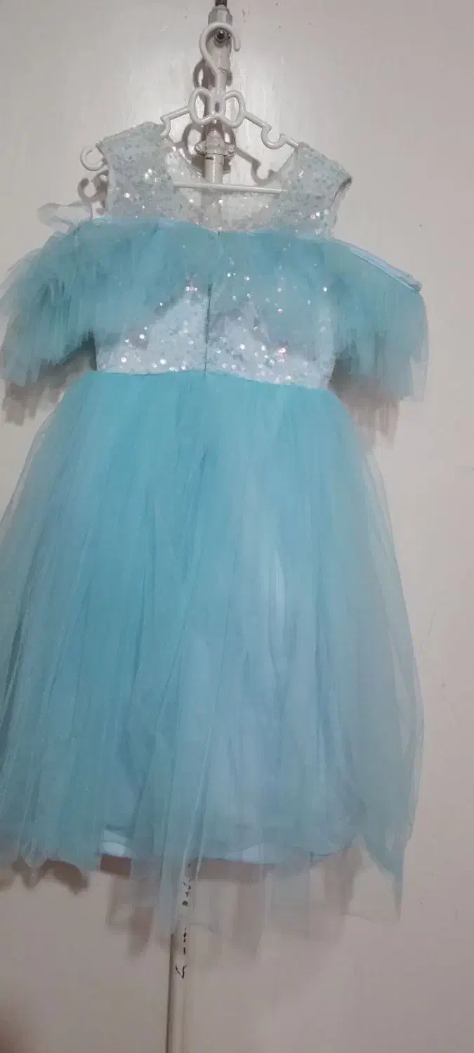 لباس وخترانه وکفش|کفش و لباس بچه|خوی, |دیوار