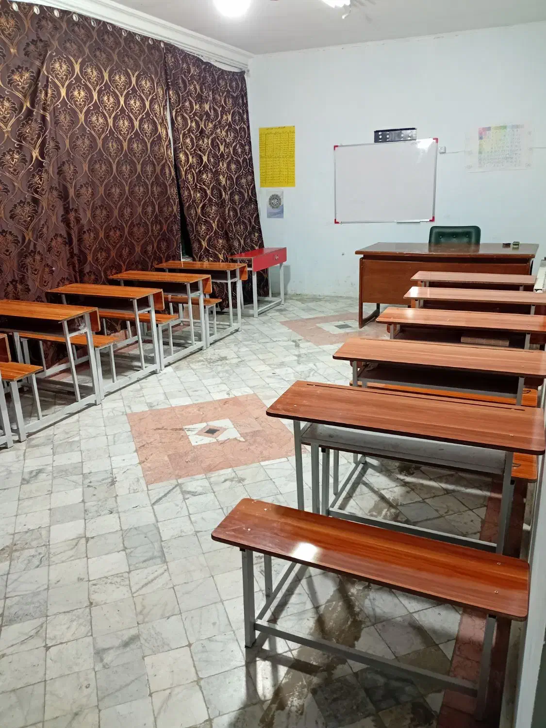 اجاره کلاس درس با کلیه وسایل|اجارهٔ کوتاهمدت دفتر کار و فضای آموزشی|مشهد, نظام دوست|دیوار
