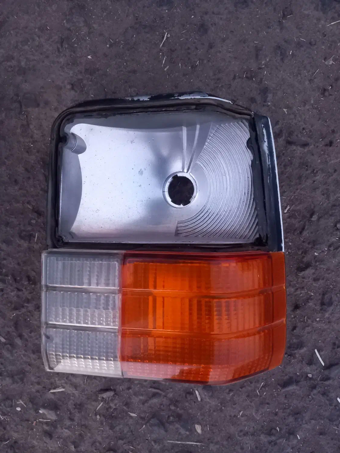 چراغ عقب هاچبک|قطعات یدکی و لوازم جانبی|محمدیه-قزوین, |دیوار