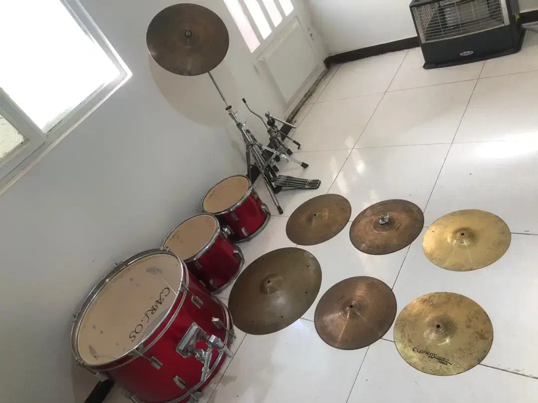 درامز جاز|درام و پرکاشن|اهواز, زردشت|دیوار