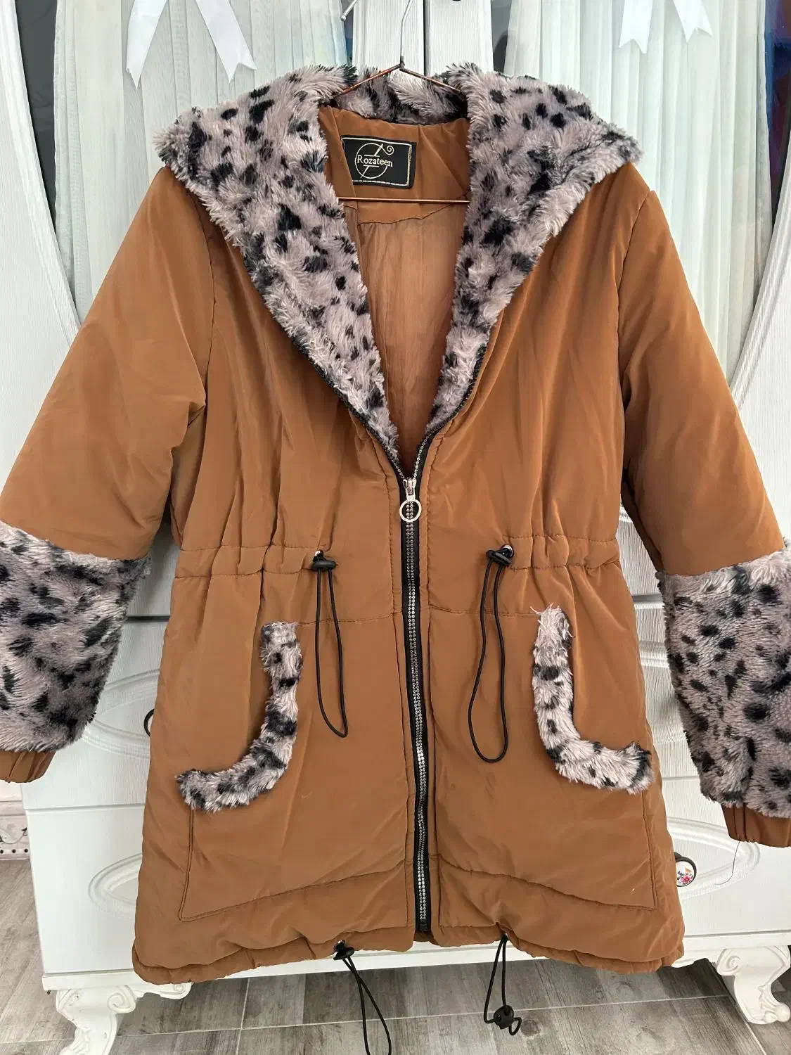 کاپشن دخترونه|لباس|اقبالیه, |دیوار