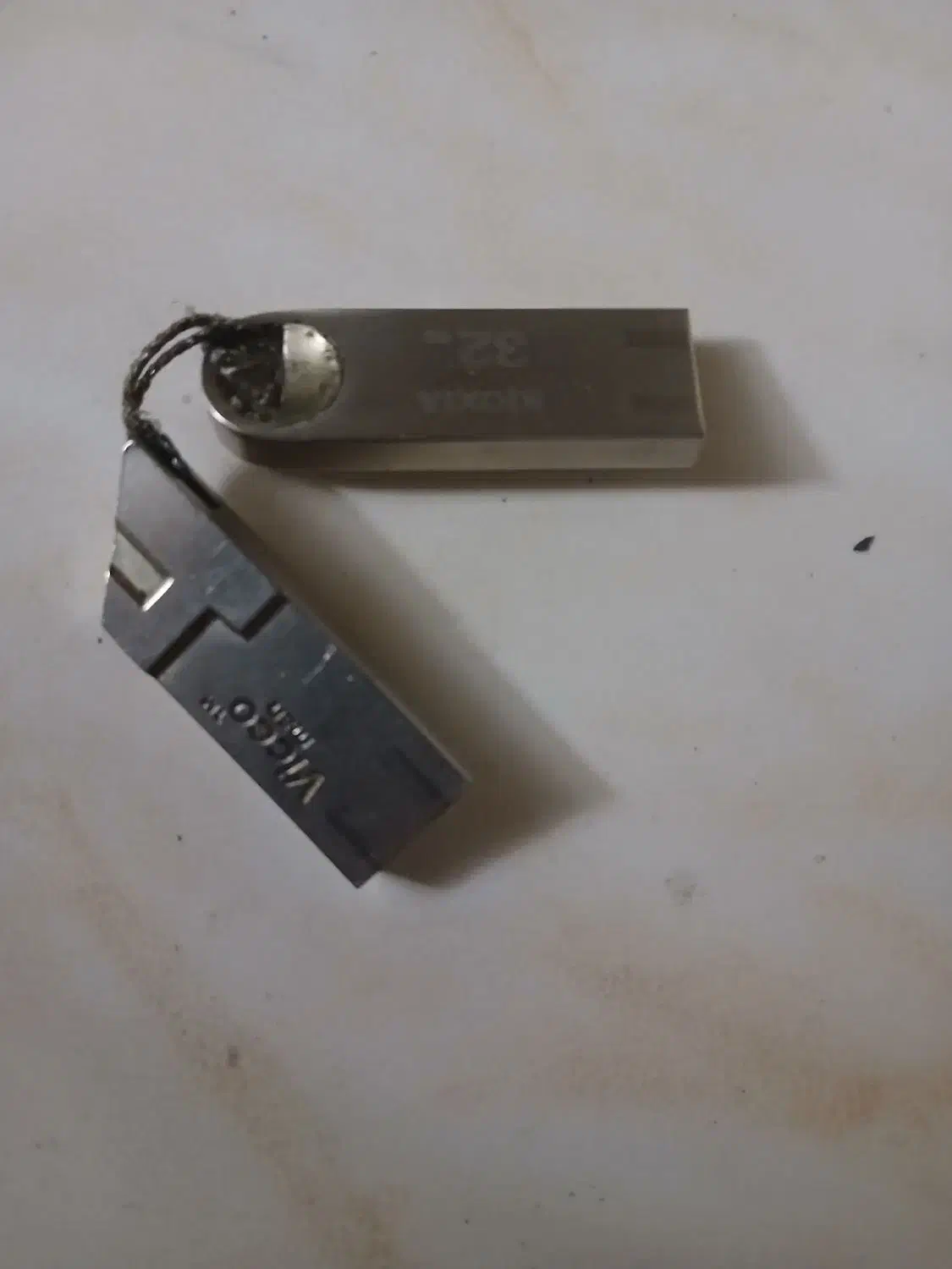 فلش|فیلم و موسیقی|پردیس, فاز ۹|دیوار