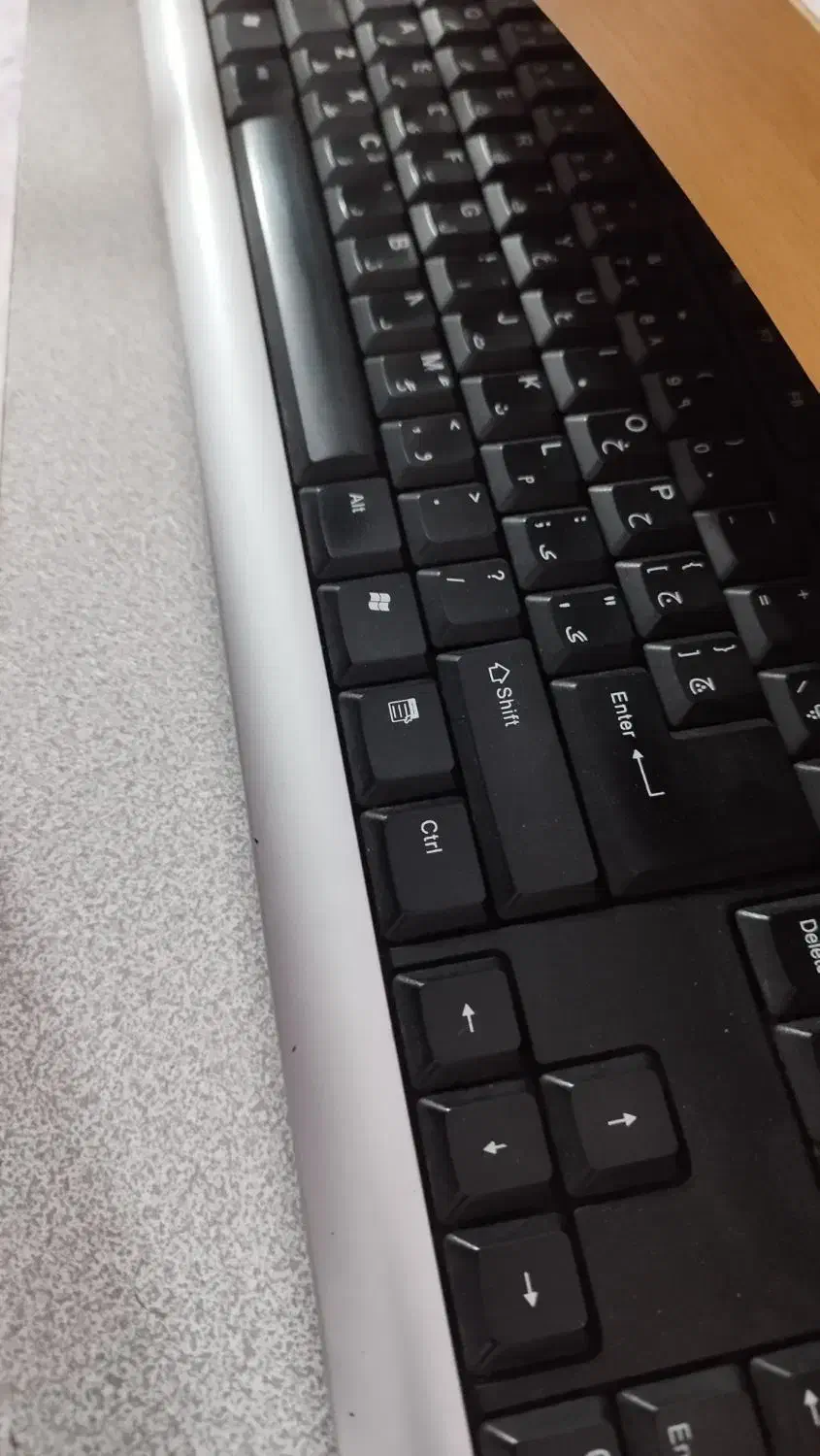 کامپیوتر و میز کامپیوتر|رایانه رومیزی|لاهیجان, حاجی آباد|دیوار