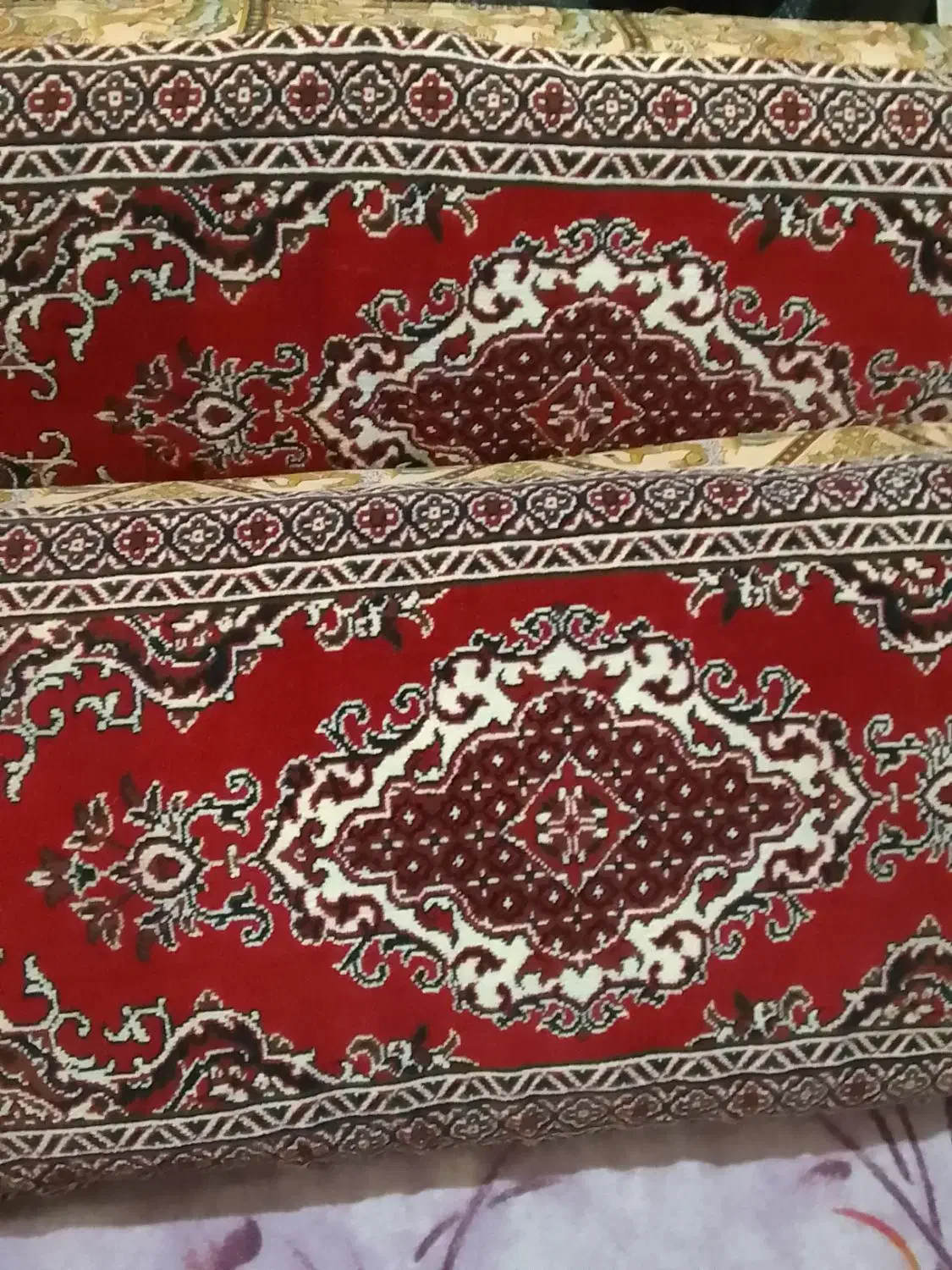 پشتی قرمز|پشتی|اراک, |دیوار