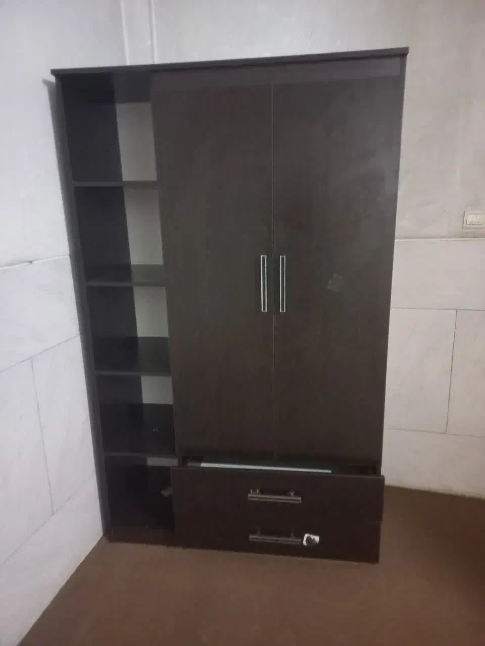 کمد چوبی قهوه‌ای|جاکفشی، کمد، دراور|اصفهان, شهرک امام خمینی|دیوار