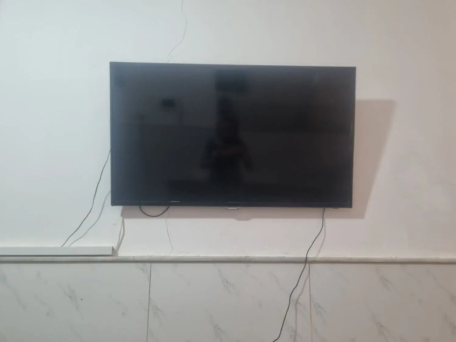 میز تلویزیون و تلویزیون سامسونگ ۴۰اینچ|تلویزیون و پروژکتور|قم, قلعه کامکار|دیوار