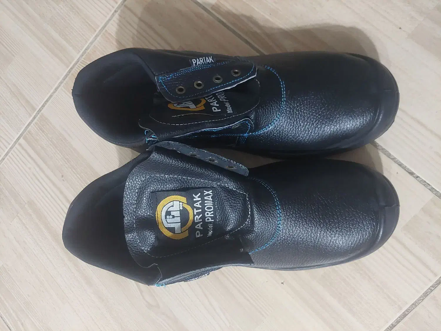 فروش دوجفت کفش ایمنی ولباس کار یک دست|کیف، کفش، کمربند|شاهین‌شهر, عطار|دیوار