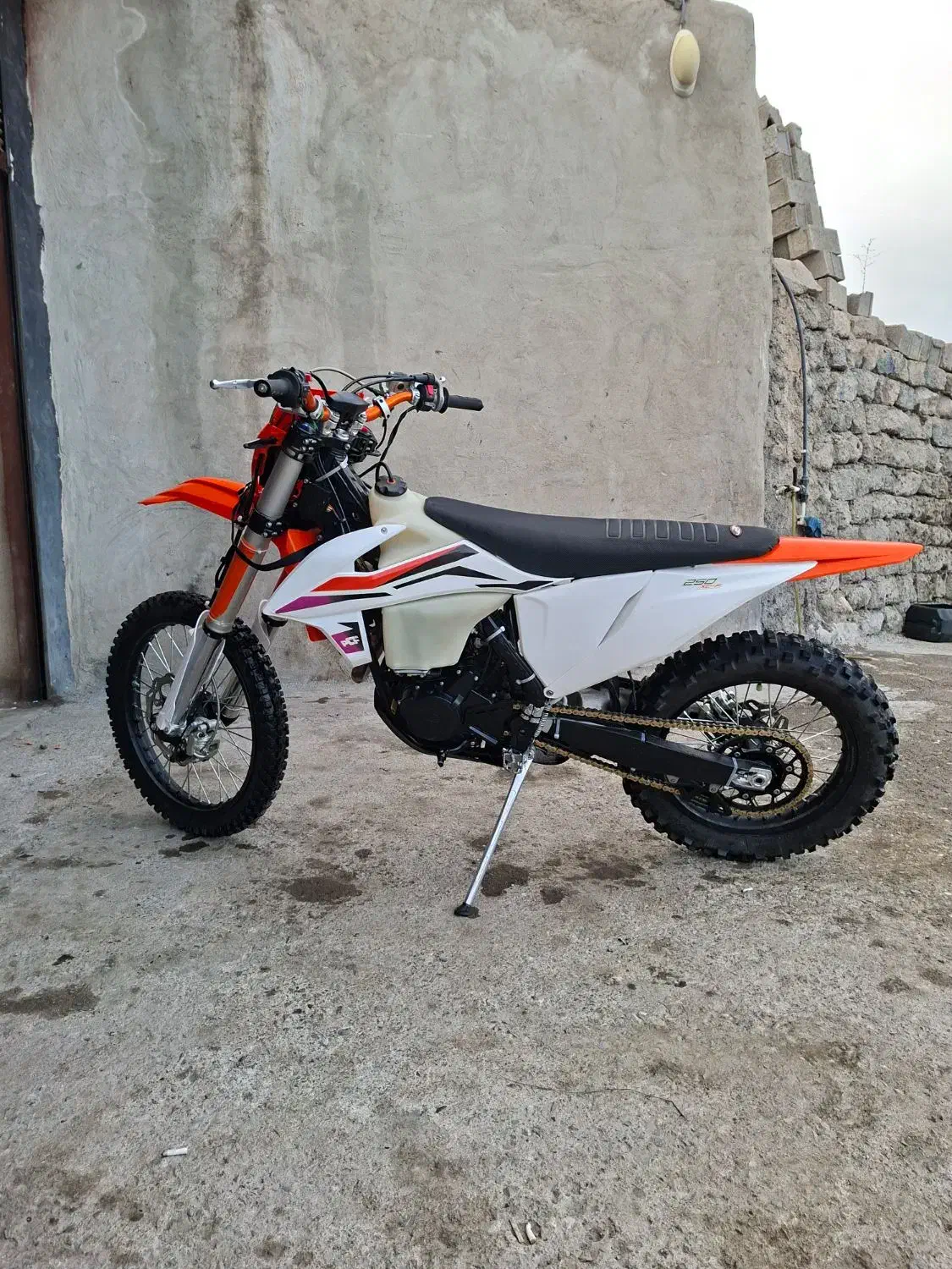 کراس برمودا۲۵۰|موتورسیکلت|دیلمان, |دیوار