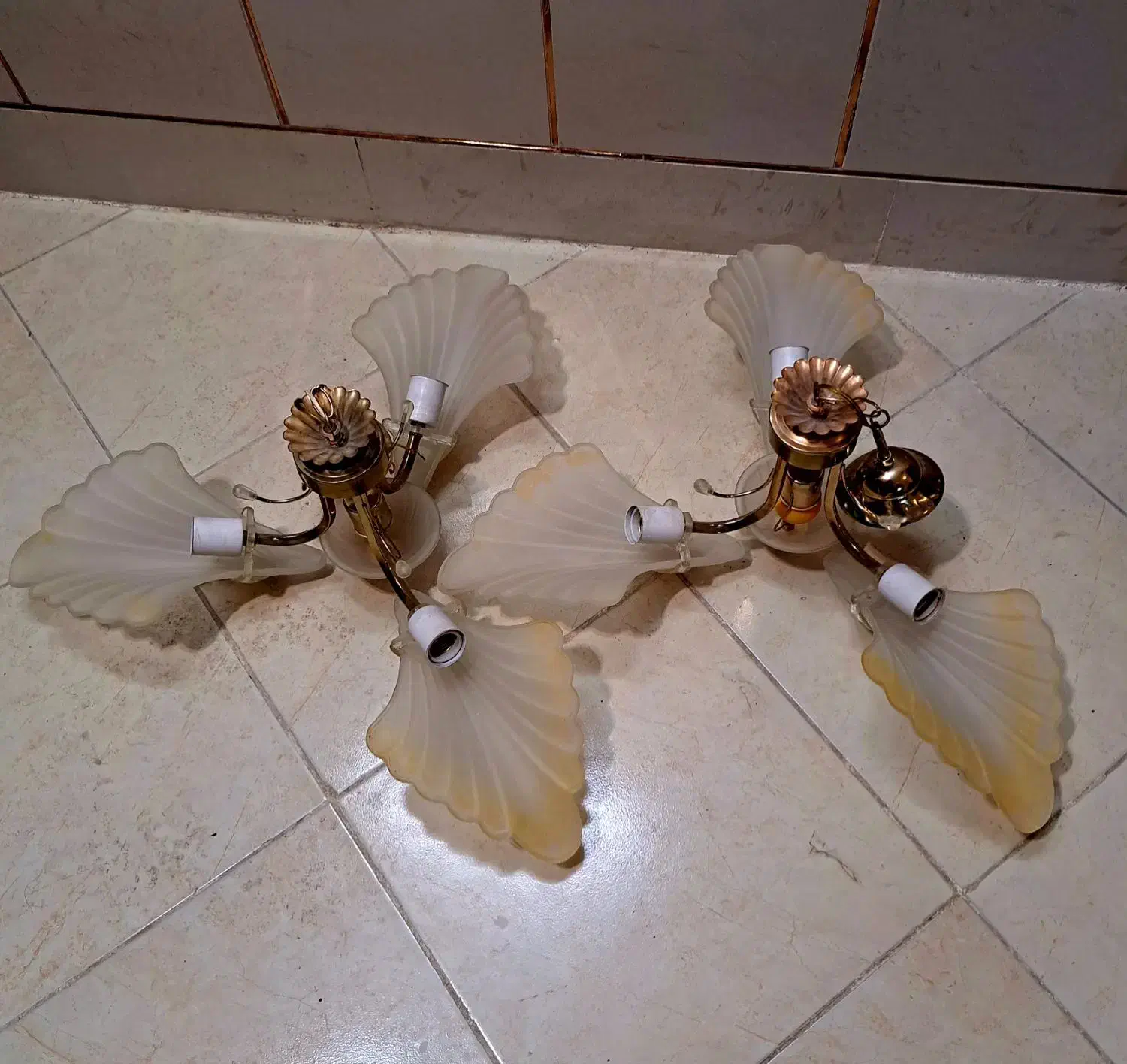 یک جفت لوستر ۳ شاخه سالم سالم|لوستر و چراغ آویز|نجف‌آباد, سعدی|دیوار