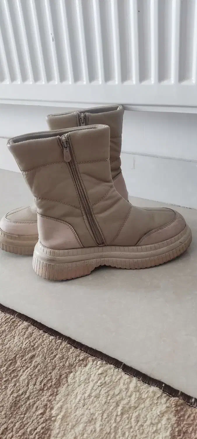 بوت کرمی سایز ۳۹|کیف، کفش، کمربند|میانه, |دیوار