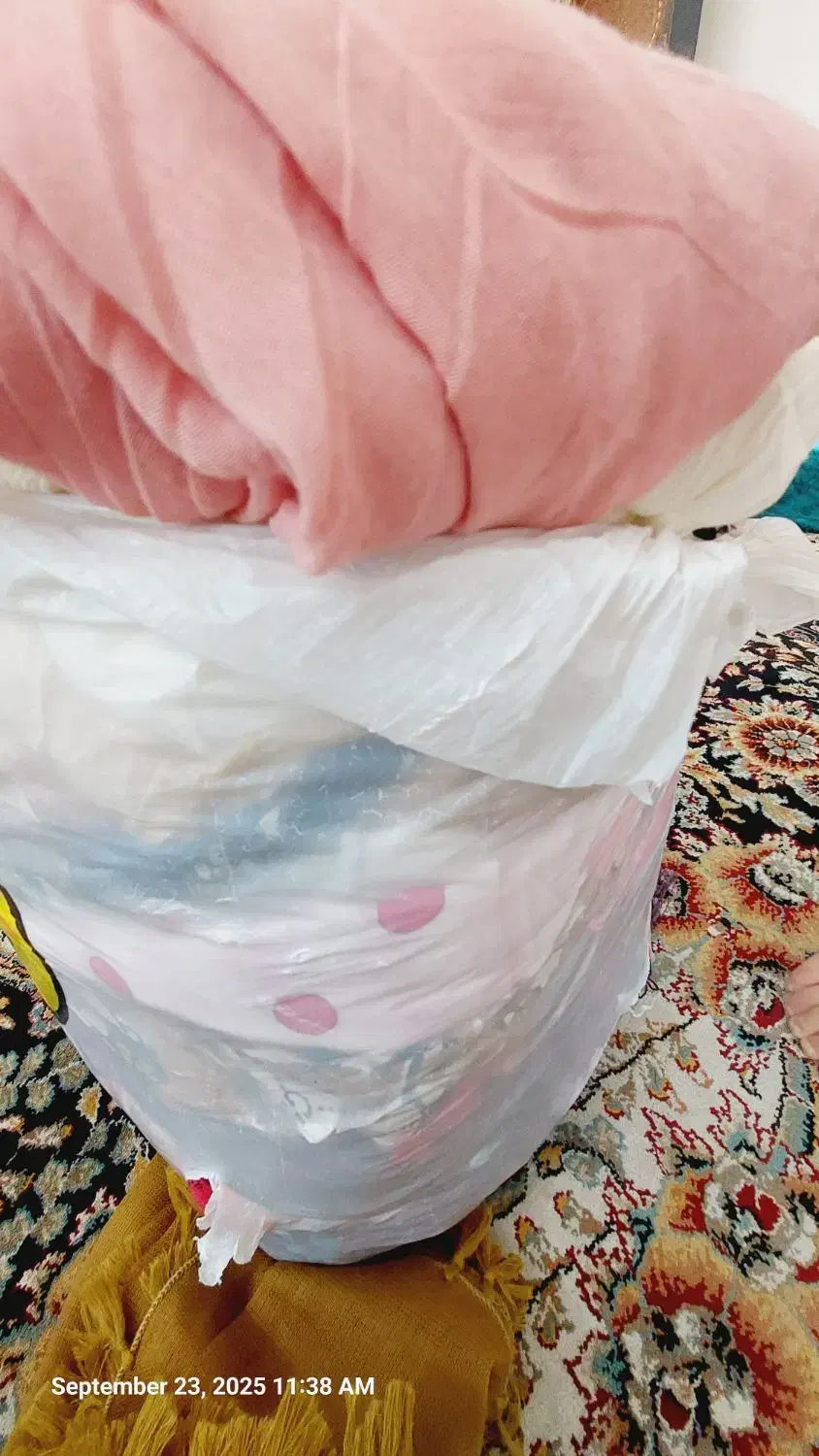 فروش تعدادی روسری و شال زیر قیمت فاکتور|لباس|شهرکرد, |دیوار