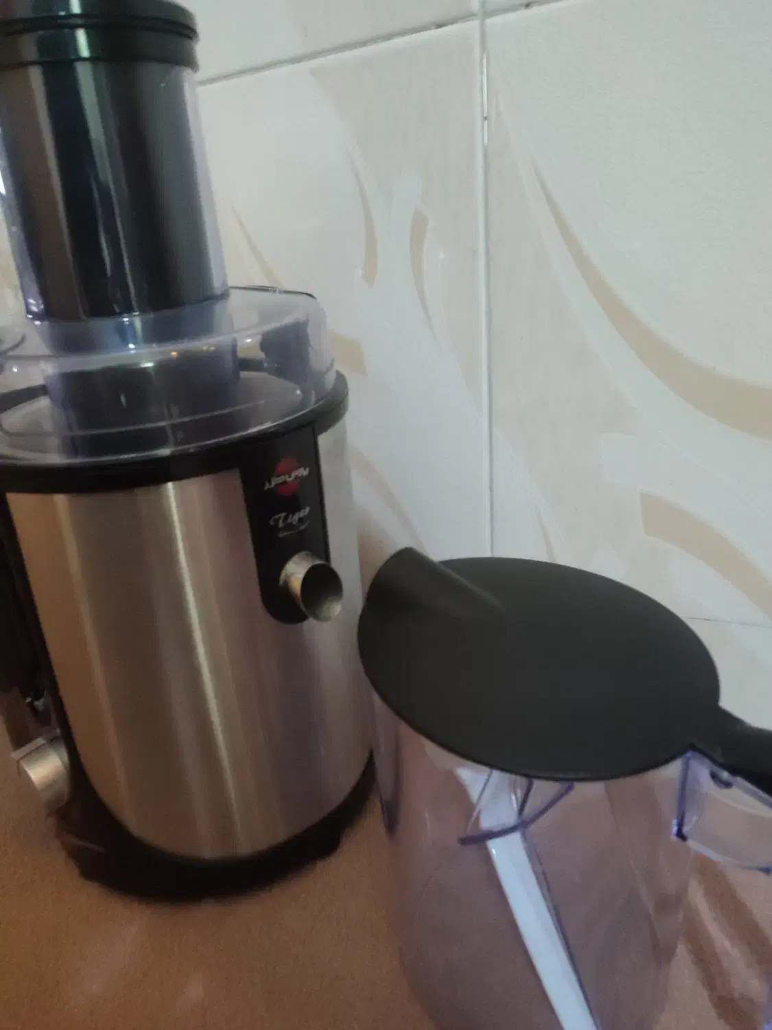 ابمیوه گیری استیل در حد اکبند|آبمیوهگیر و آبمرکباتگیر|سلماس, |دیوار