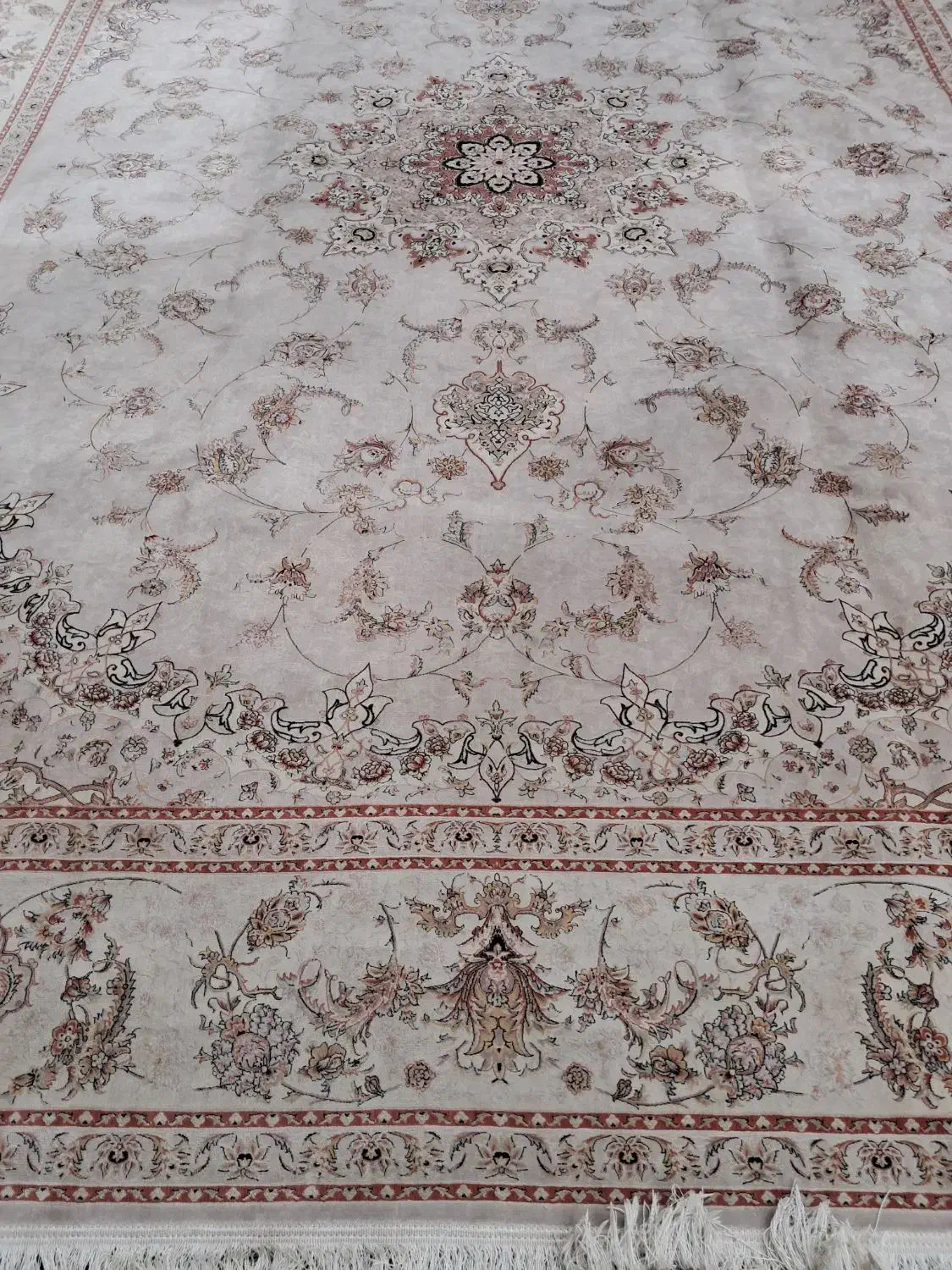 فرش۱۲متری۱۲۰۰ شانه ابریشم بافت فرهی فقط۴تومن|فرش|تهران, سجاد|دیوار